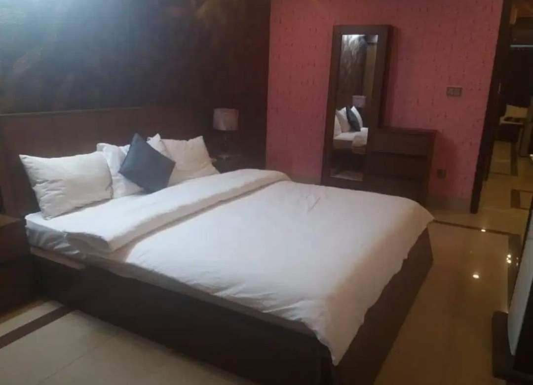 Pyramid International Guest House Islamabad Exterior photo