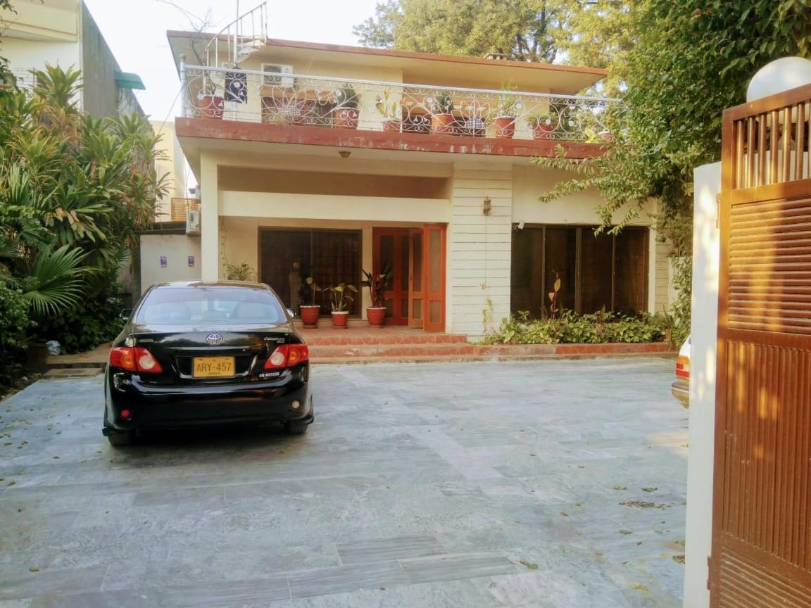 Pyramid International Guest House Islamabad Exterior photo