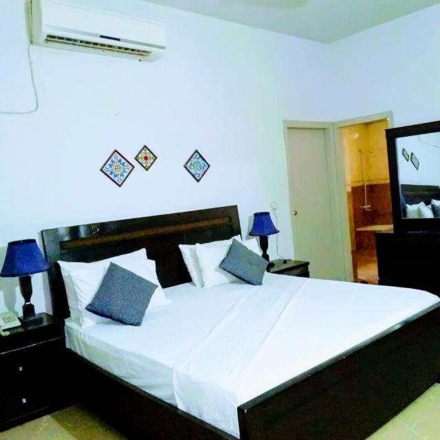 Pyramid International Guest House Islamabad Exterior photo
