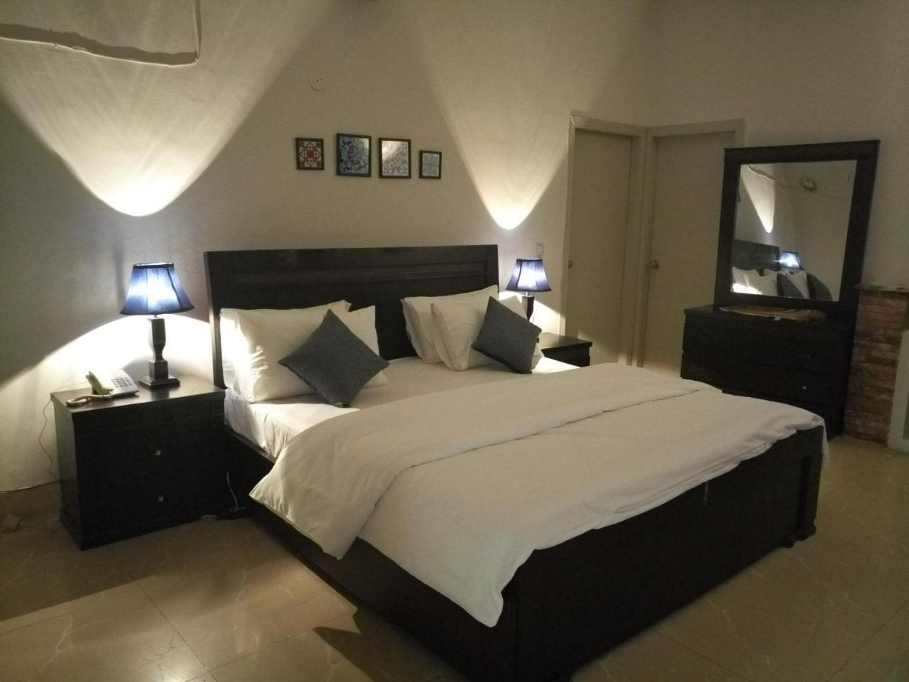Pyramid International Guest House Islamabad Exterior photo